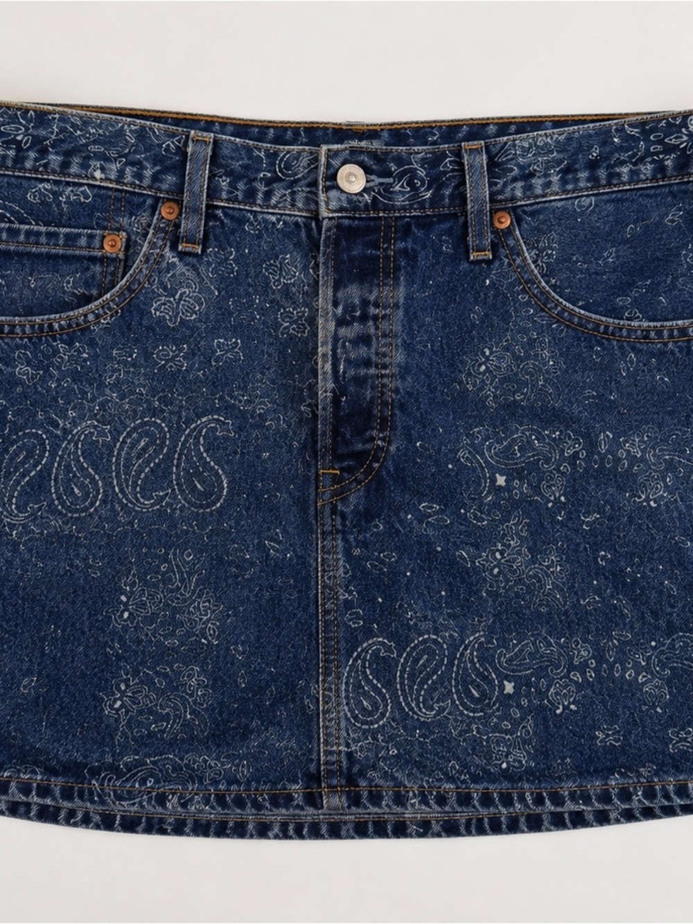 Levi’s Icon Denim Mini Skirt Paisley Print Size 32